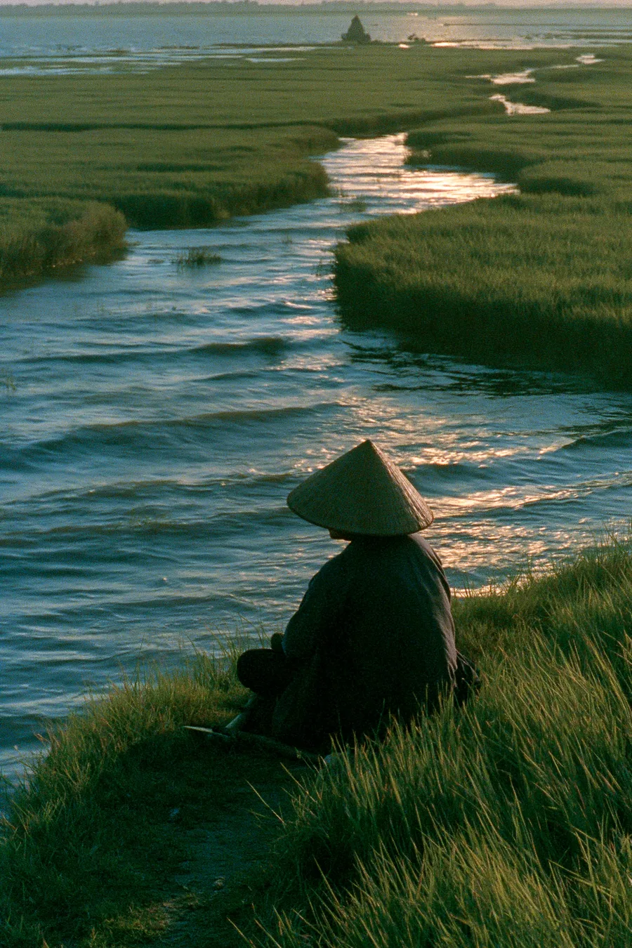 Ảnh minh họa nhịp thời vận cho bài Vì sao người chăm nhất phòng, lắm khi lại là người nghèo lâu nhất?